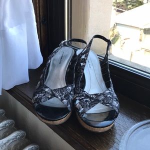 Black and white wedge shoes very comfortable